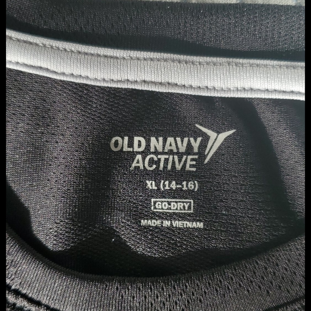 Old Navy active wear black Tee shirt - Picture 4 of 4